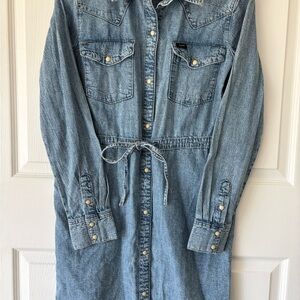 Lee Denim Dress in Light Blue with tie waist